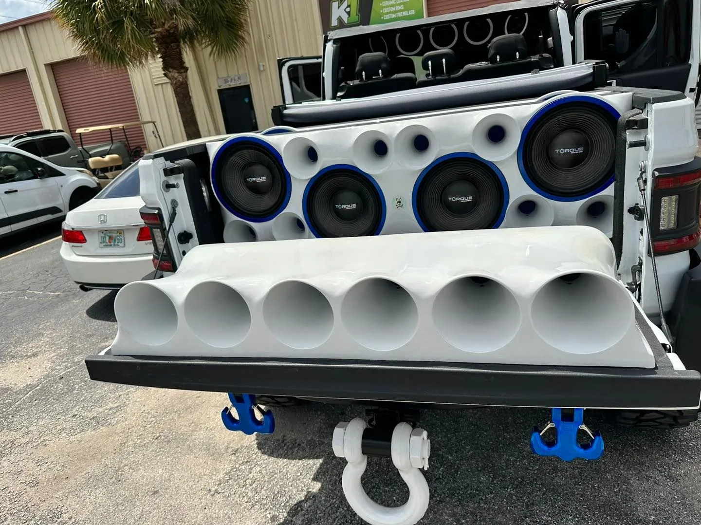Tonneau cover and truck accessory install in Orlando